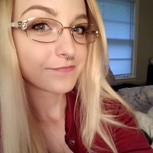 Meet your Posher, Alyson